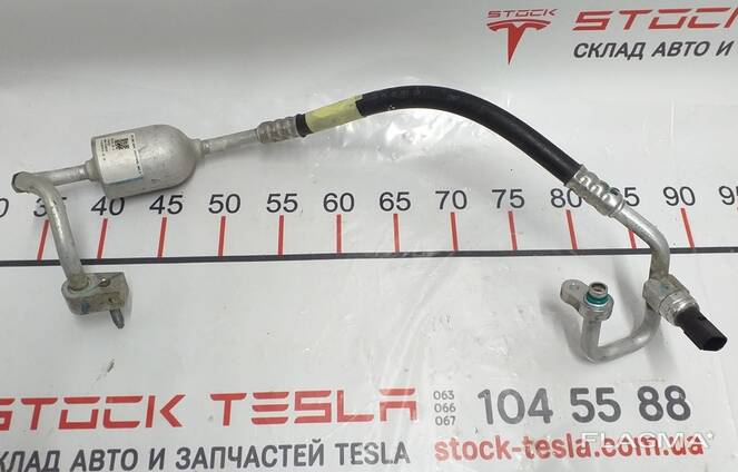 1032196-00-E Rohrleitungen der Tesla-Klimaanlage Modell X 1032196-00-E