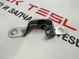 11003540-00-A Halterung zum Öffnen der Tür des vorderen linken Tesla-Modells S, Modell S R