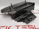 11031595-00-D Halterung zur Montage des elektronischen Sicherungskastens AWD Tesla Modell - photo 1