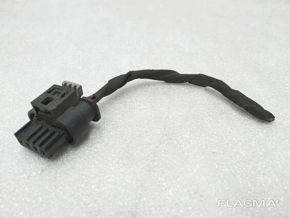 Kabeldurchführungs-Antriebsstecker (4-Pin) für die vordere Stoßfängerverkabelung Tesla Mod