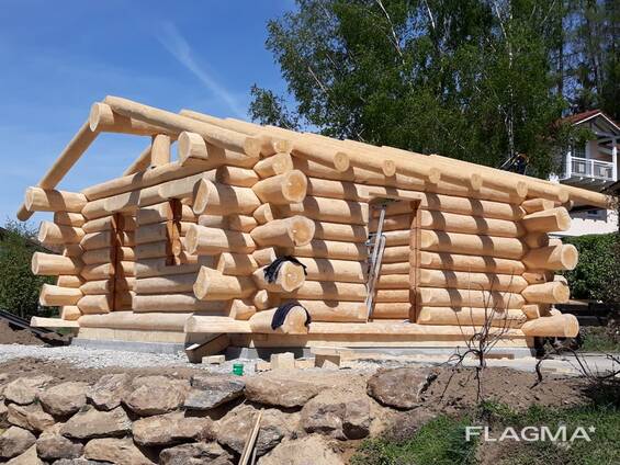 Сруб дома, бани из рубленного бревна